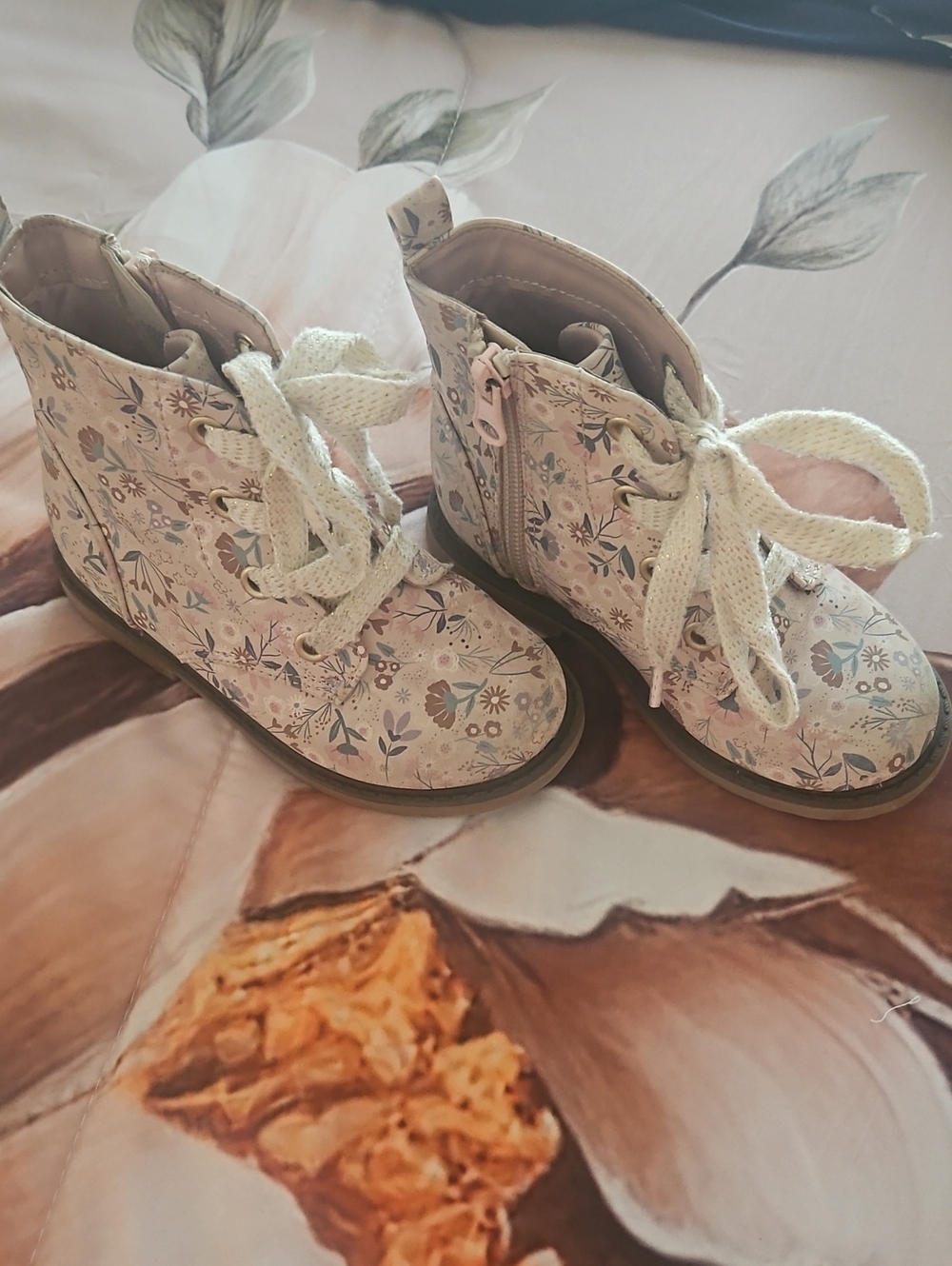 Giovanna Cat & Jack Boots For Your Cutie Size 9 Floral Zip Side